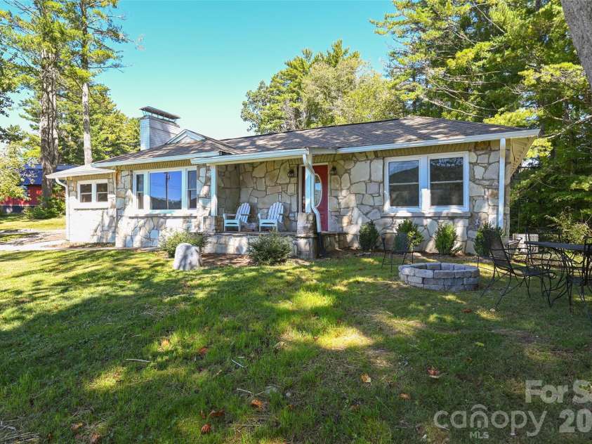 390 Sokassa Road, Newland, NC 28657.  MLS# CAR4430076, YatesRealty ID 54076. 