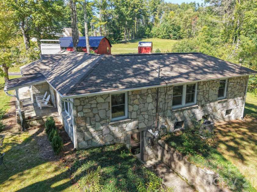 390 Sokassa Road, Newland, NC 28657.  MLS# CAR4430076, YatesRealty ID 54076. 