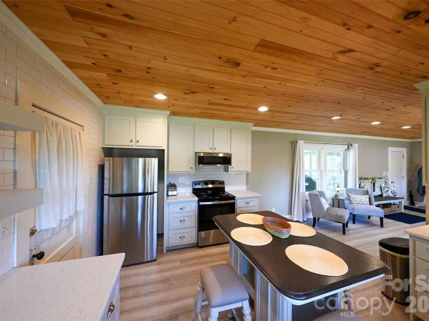 390 Sokassa Road, Newland, NC 28657.  MLS# CAR4430076, YatesRealty ID 54076. 