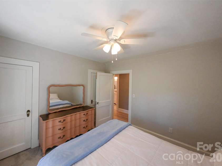 390 Sokassa Road, Newland, NC 28657.  MLS# CAR4430076, YatesRealty ID 54076. 