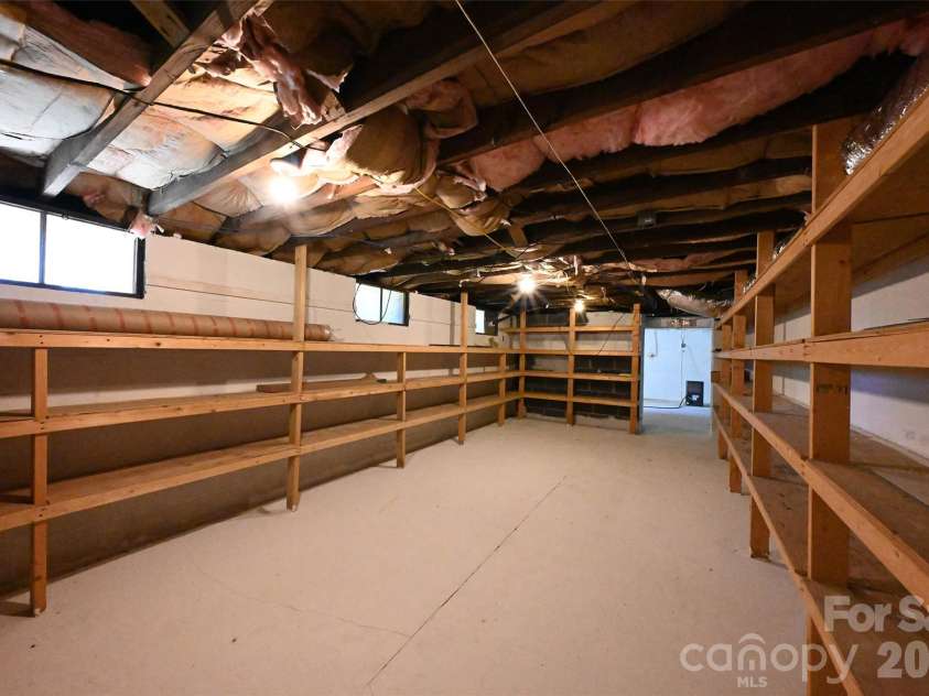 390 Sokassa Road, Newland, NC 28657.  MLS# CAR4430076, YatesRealty ID 54076. 