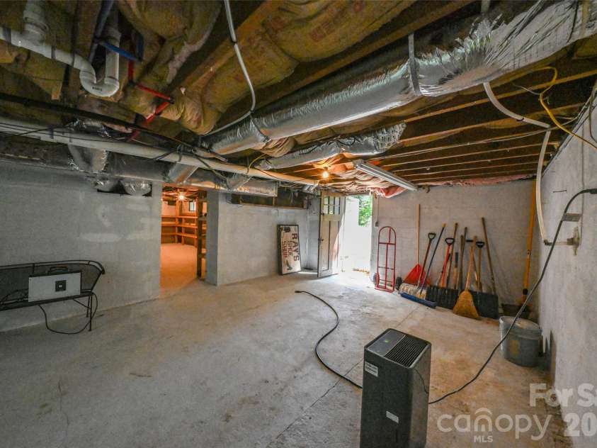 390 Sokassa Road, Newland, NC 28657.  MLS# CAR4430076, YatesRealty ID 54076. 