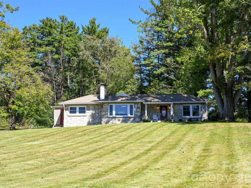 390 Sokassa Road, Newland, NC 28657.  MLS# CAR4430076, YatesRealty ID 54076. 