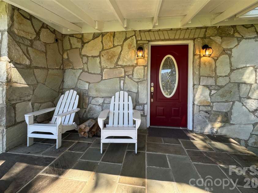 390 Sokassa Road, Newland, NC 28657.  MLS# CAR4430076, YatesRealty ID 54076. 