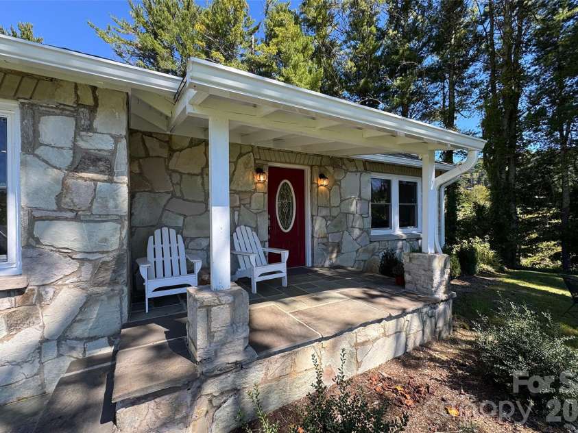 390 Sokassa Road, Newland, NC 28657.  MLS# CAR4430076, YatesRealty ID 54076. 