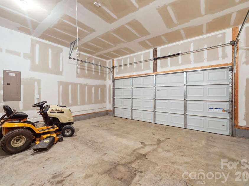 6100 White Store Pageland Road, Marshville, NC 28103.  MLS# CAR4429595, YatesRealty ID 54077. 