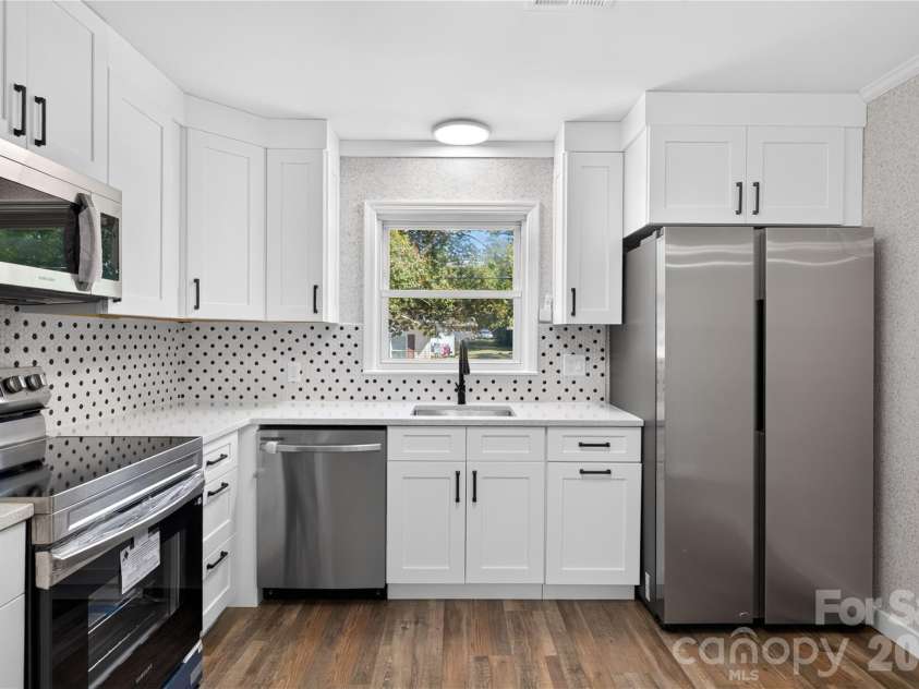 427 Clinton Avenue, Lancaster, SC 29720.  MLS# CAR4428576, YatesRealty ID 54079. 