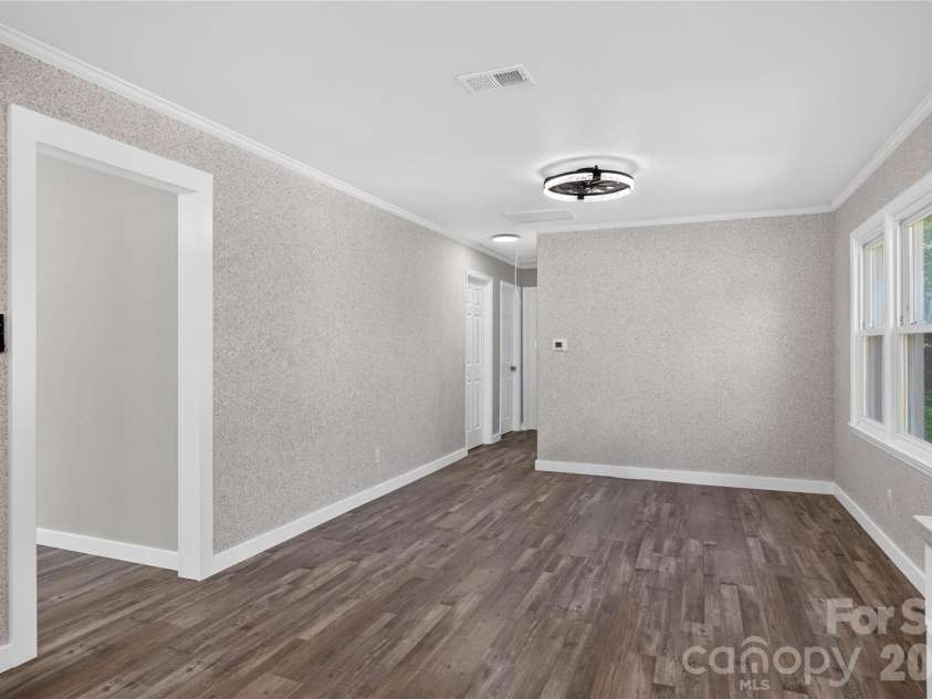 427 Clinton Avenue, Lancaster, SC 29720.  MLS# CAR4428576, YatesRealty ID 54079. 