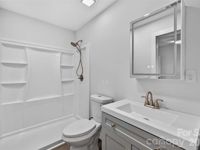 427 Clinton Avenue, Lancaster, SC 29720.  MLS# CAR4428576, YatesRealty ID 54079. 