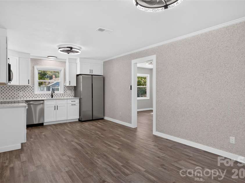 427 Clinton Avenue, Lancaster, SC 29720.  MLS# CAR4428576, YatesRealty ID 54079. 
