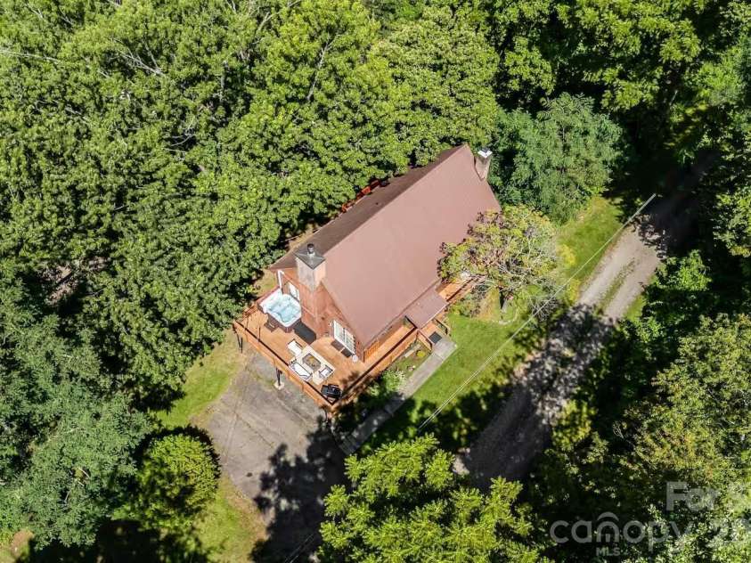 193 Shadow Lane, Waynesville, NC 28786.  MLS# CAR4427540, YatesRealty ID 54080. 