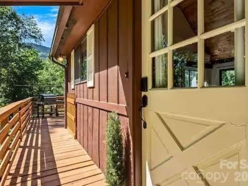 193 Shadow Lane, Waynesville, NC 28786.  MLS# CAR4427540, YatesRealty ID 54080. 