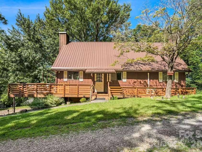 193 Shadow Lane, Waynesville, NC 28786.  MLS# CAR4427540, YatesRealty ID 54080. 