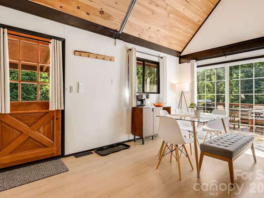 193 Shadow Lane, Waynesville, NC 28786.  MLS# CAR4427540, YatesRealty ID 54080. 