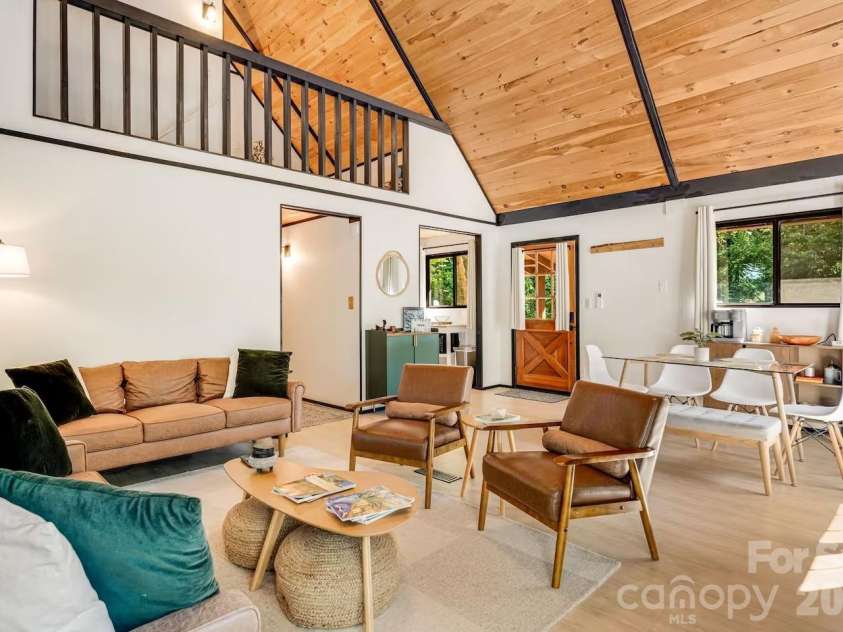 193 Shadow Lane, Waynesville, NC 28786.  MLS# CAR4427540, YatesRealty ID 54080. 