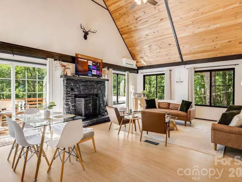 193 Shadow Lane, Waynesville, NC 28786.  MLS# CAR4427540, YatesRealty ID 54080. 