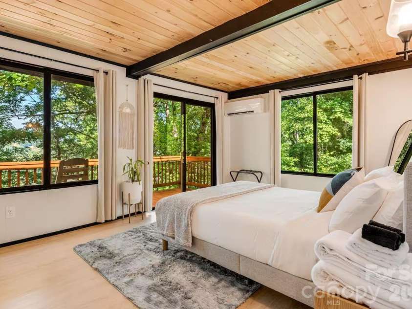 193 Shadow Lane, Waynesville, NC 28786.  MLS# CAR4427540, YatesRealty ID 54080. 