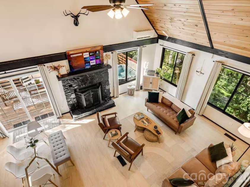 193 Shadow Lane, Waynesville, NC 28786.  MLS# CAR4427540, YatesRealty ID 54080. 
