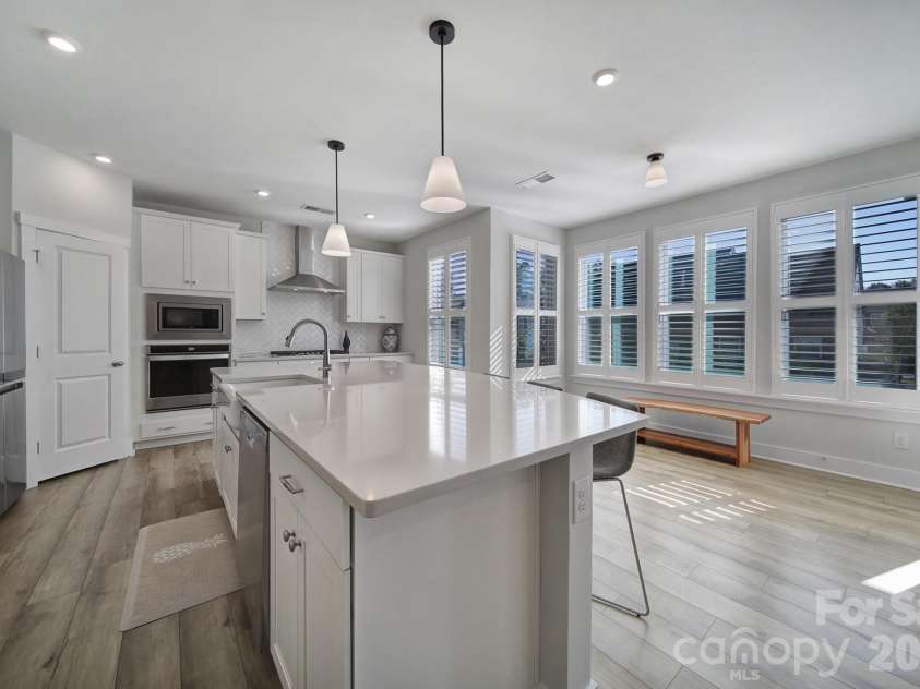 659 Crawfish Drive, Fort Mill, SC 29708.  MLS# CAR4429265, YatesRealty ID 54081. Kitchen