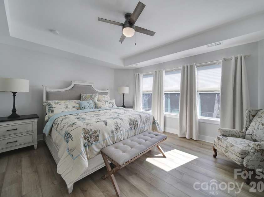 659 Crawfish Drive, Fort Mill, SC 29708.  MLS# CAR4429265, YatesRealty ID 54081. Primary Bedroom