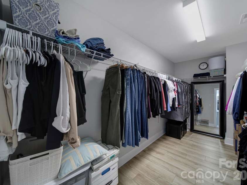 659 Crawfish Drive, Fort Mill, SC 29708.  MLS# CAR4429265, YatesRealty ID 54081. Primary Walk-In Closet