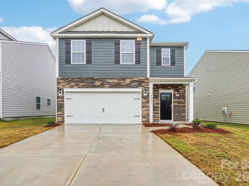 68 Laurel Pointe Drive, Waynesville, NC 28785.  MLS# CAR4430369, YatesRealty ID 54084. Photos are representative
