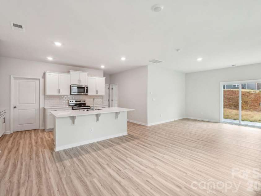 68 Laurel Pointe Drive, Waynesville, NC 28785.  MLS# CAR4430369, YatesRealty ID 54084. Photos are representative