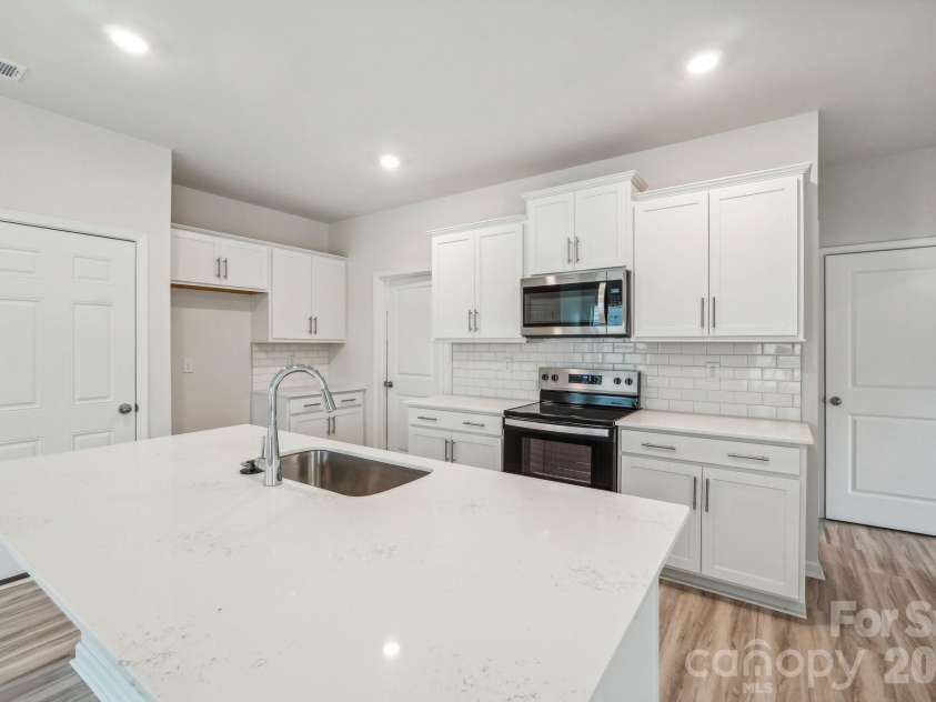 68 Laurel Pointe Drive, Waynesville, NC 28785.  MLS# CAR4430369, YatesRealty ID 54084. Photos are representative