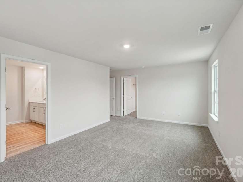 68 Laurel Pointe Drive, Waynesville, NC 28785.  MLS# CAR4430369, YatesRealty ID 54084. Photos are representative
