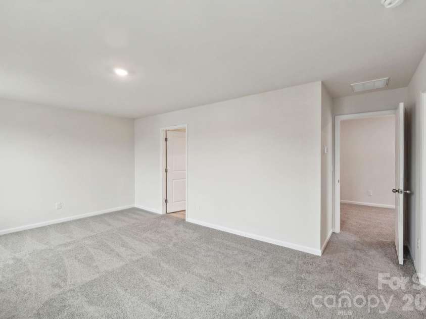 68 Laurel Pointe Drive, Waynesville, NC 28785.  MLS# CAR4430369, YatesRealty ID 54084. Photos are representative