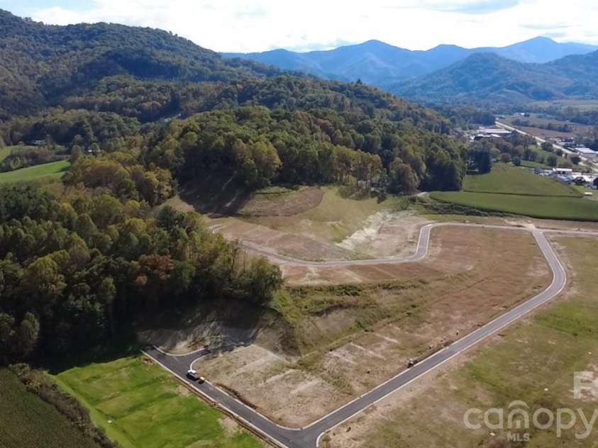 68 Laurel Pointe Drive, Waynesville, NC 28785.  MLS# CAR4430369, YatesRealty ID 54084. Valley View overview