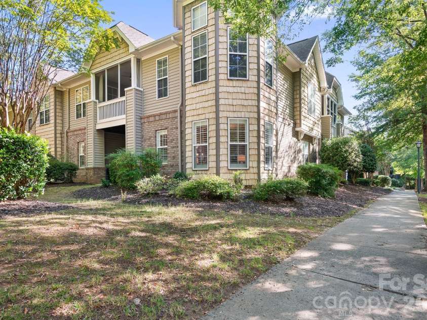 9007 Rosalyn Glen Road, Cornelius, NC 28031.  MLS# CAR4429240, YatesRealty ID 54085. 