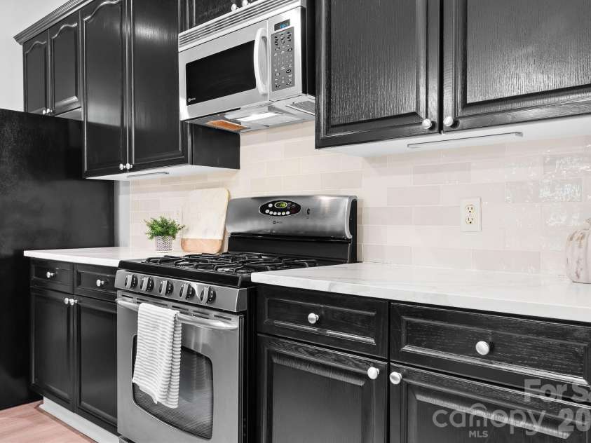 9007 Rosalyn Glen Road, Cornelius, NC 28031.  MLS# CAR4429240, YatesRealty ID 54085. 
