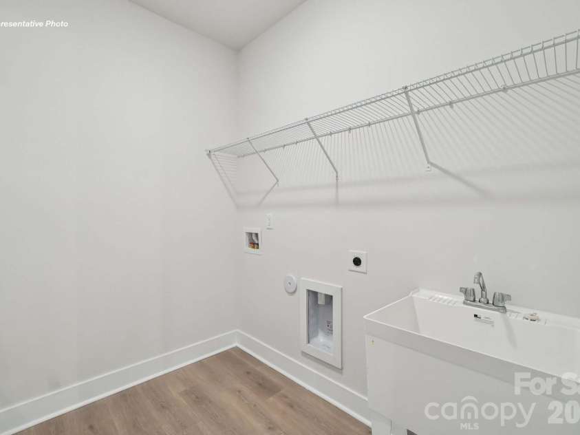 6410 Cherrybark Oak Lane, Huntersville, NC 28078.  MLS# CAR4383455, YatesRealty ID 54086. 