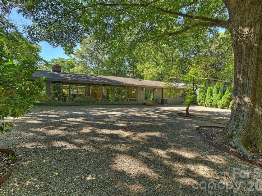101 Westover Drive, Monroe, NC 28112.  MLS# CAR4423061, YatesRealty ID 54087. 