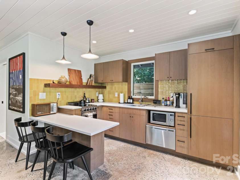 101 Westover Drive, Monroe, NC 28112.  MLS# CAR4423061, YatesRealty ID 54087. 