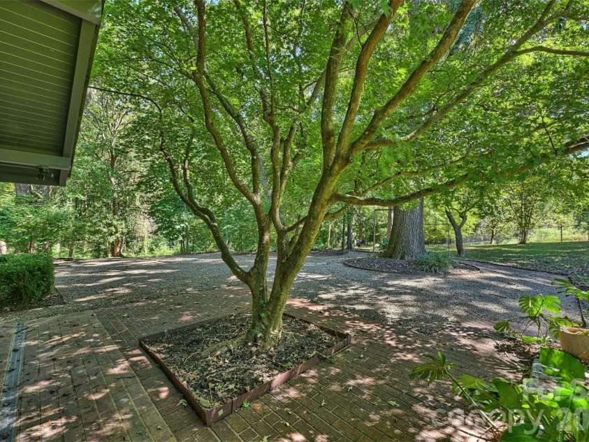 101 Westover Drive, Monroe, NC 28112.  MLS# CAR4423061, YatesRealty ID 54087. 