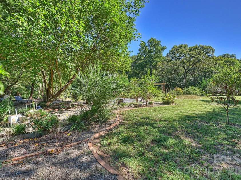 101 Westover Drive, Monroe, NC 28112.  MLS# CAR4423061, YatesRealty ID 54087. 