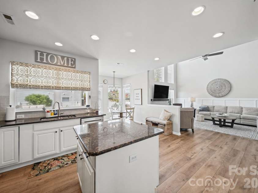 3604 Grovecreek Pond Drive, Concord, NC 28027.  MLS# CAR4428204, YatesRealty ID 54089. Kitchen