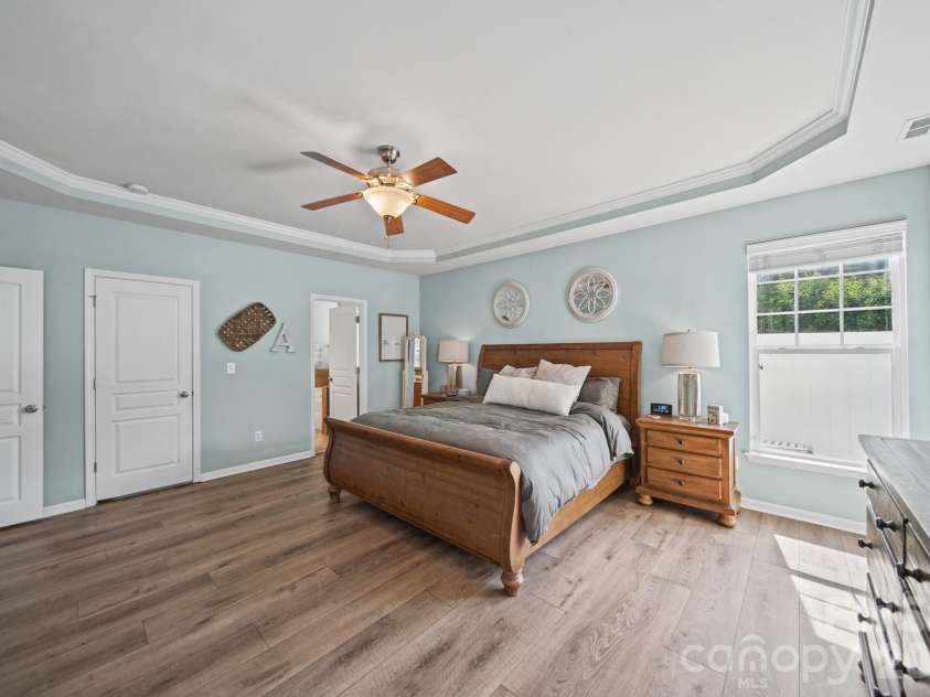 3604 Grovecreek Pond Drive, Concord, NC 28027.  MLS# CAR4428204, YatesRealty ID 54089. Main level primary
