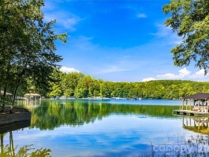 2227 Metcalf Drive, Sherrills Ford, NC 28673.  MLS# CAR4427696, YatesRealty ID 54092. WOW - that lake view!!