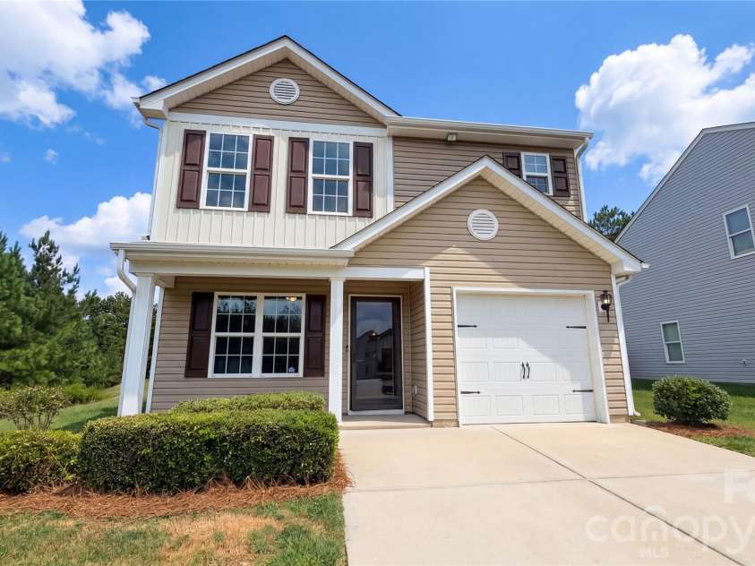 6130 Loy Court, Charlotte, NC 28214.  MLS# CAR4430387, YatesRealty ID 54094. 