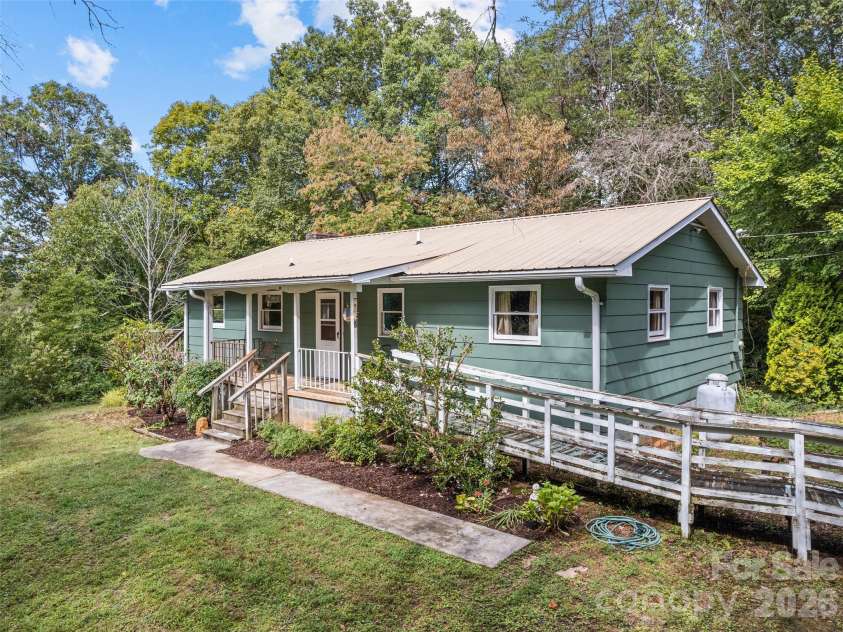 177 Mica Ridge, Sylva, NC 28779.  MLS# CAR4430368, YatesRealty ID 54095. 