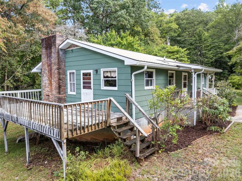 177 Mica Ridge, Sylva, NC 28779.  MLS# CAR4430368, YatesRealty ID 54095. 