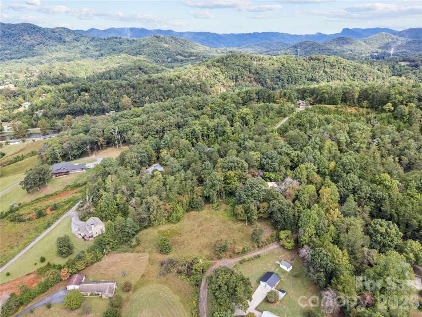 177 Mica Ridge, Sylva, NC 28779.  MLS# CAR4430368, YatesRealty ID 54095. 