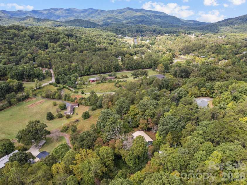 177 Mica Ridge, Sylva, NC 28779.  MLS# CAR4430368, YatesRealty ID 54095. 