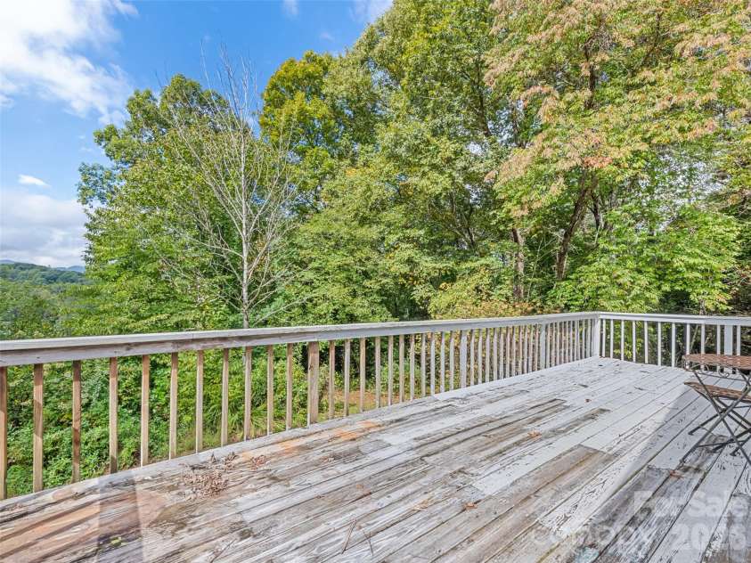 177 Mica Ridge, Sylva, NC 28779.  MLS# CAR4430368, YatesRealty ID 54095. 