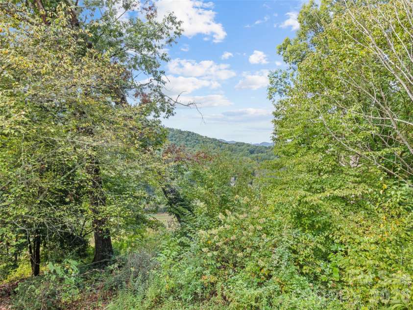 177 Mica Ridge, Sylva, NC 28779.  MLS# CAR4430368, YatesRealty ID 54095. 