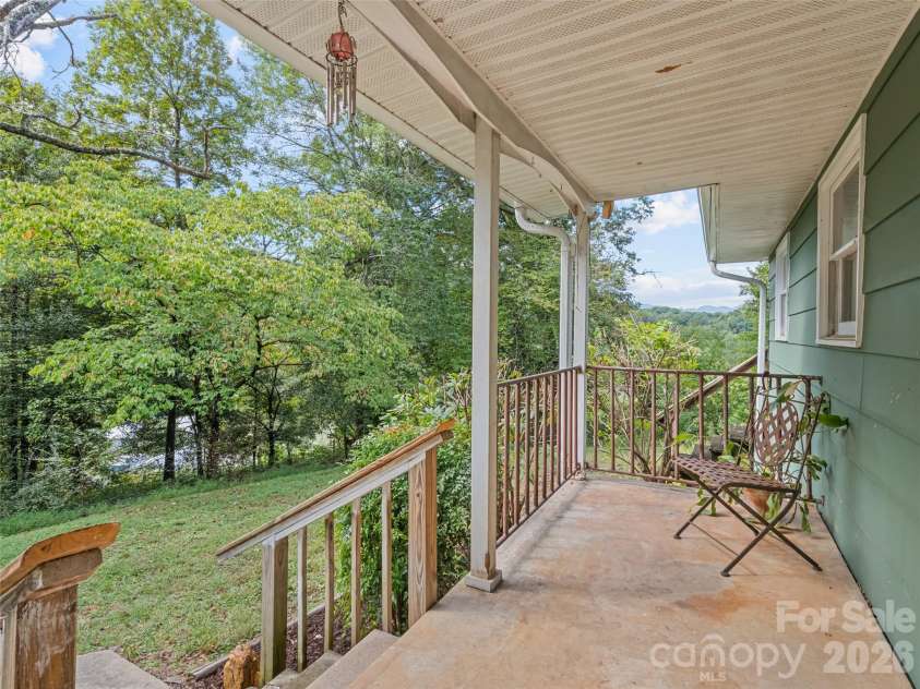 177 Mica Ridge, Sylva, NC 28779.  MLS# CAR4430368, YatesRealty ID 54095. 