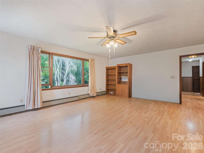 177 Mica Ridge, Sylva, NC 28779.  MLS# CAR4430368, YatesRealty ID 54095. 
